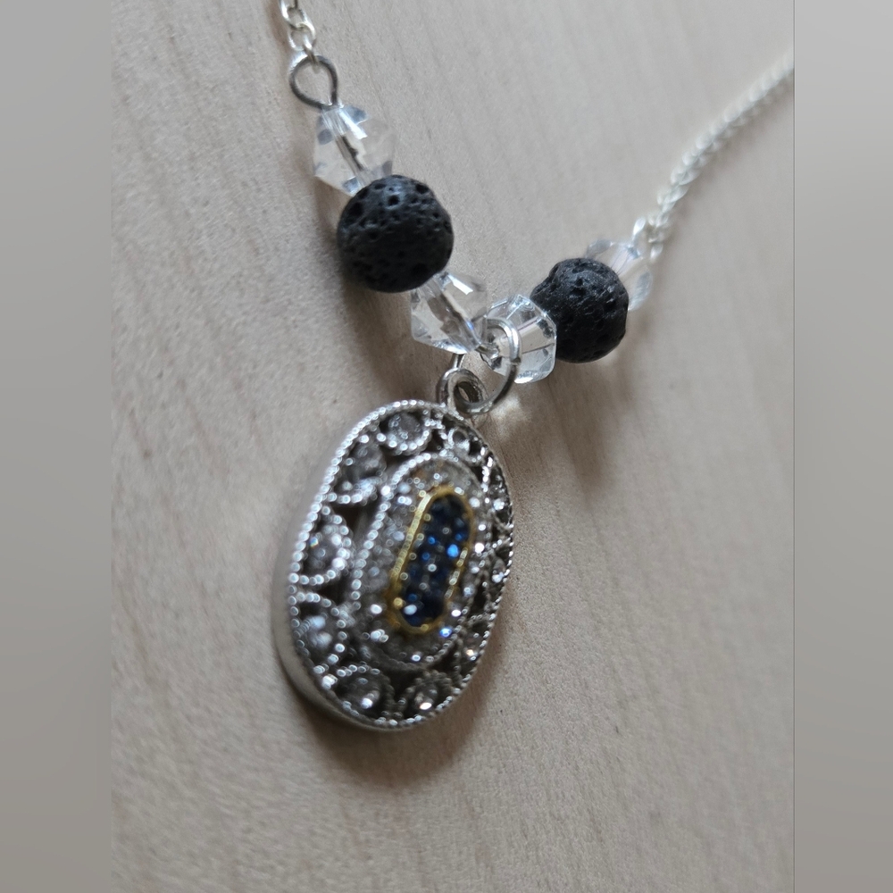 Elegant Silver and Gold Pendant Aromatherapy Necklace - Picture 2 of 3